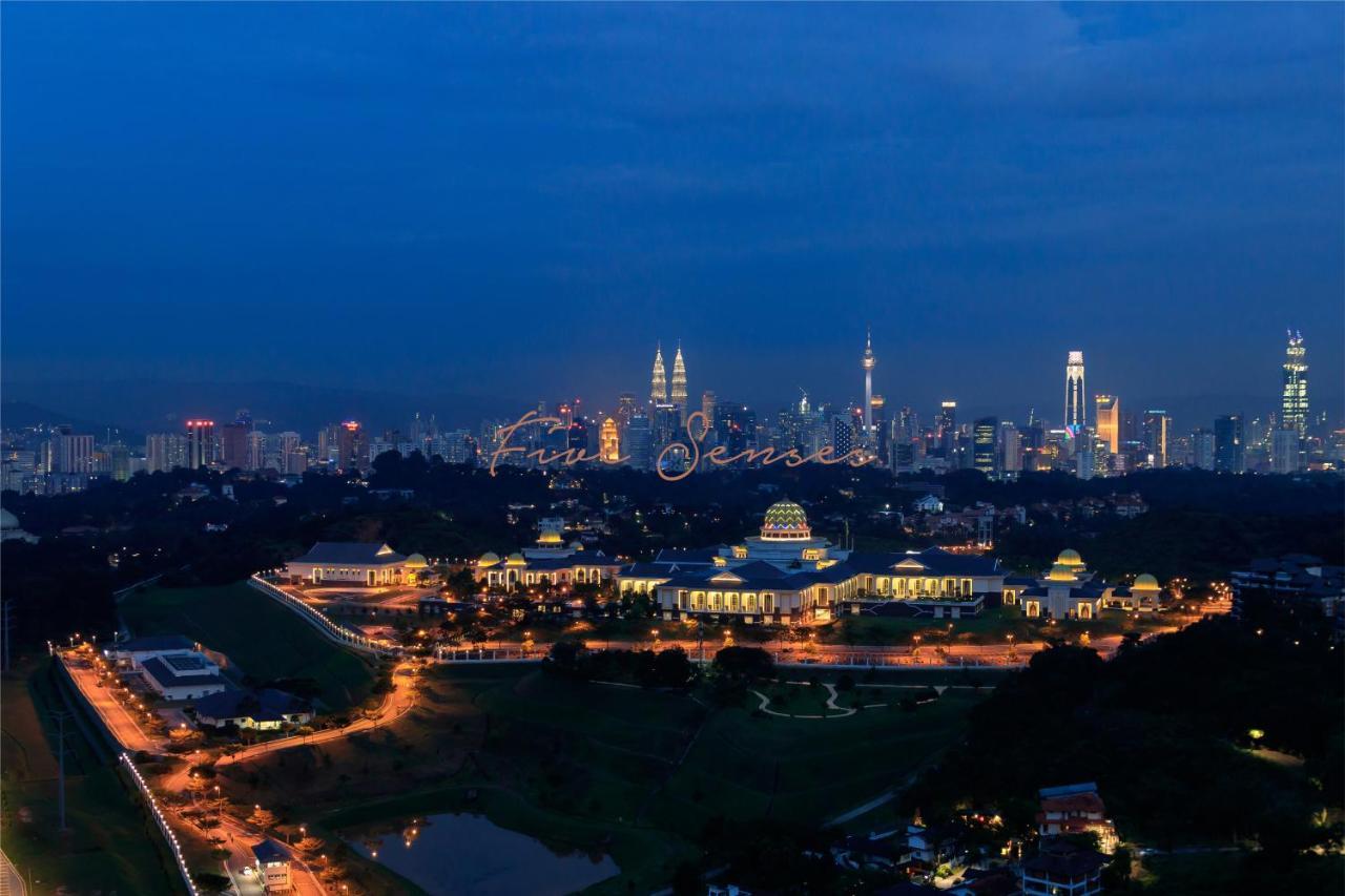 Готель Dorsett Sri Hartamas Kl By Roam Куала-Лумпур Екстер'єр фото